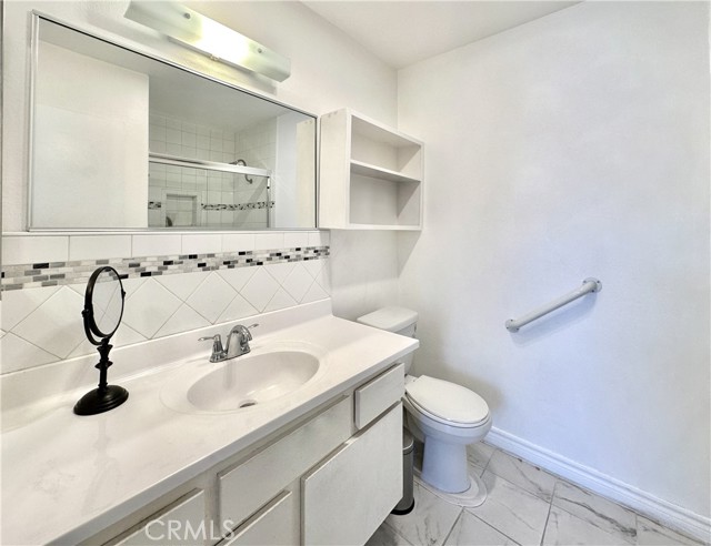 Detail Gallery Image 13 of 24 For 9601 Sepulveda Bld #8,  North Hills,  CA 91343 - 2 Beds | 2/1 Baths