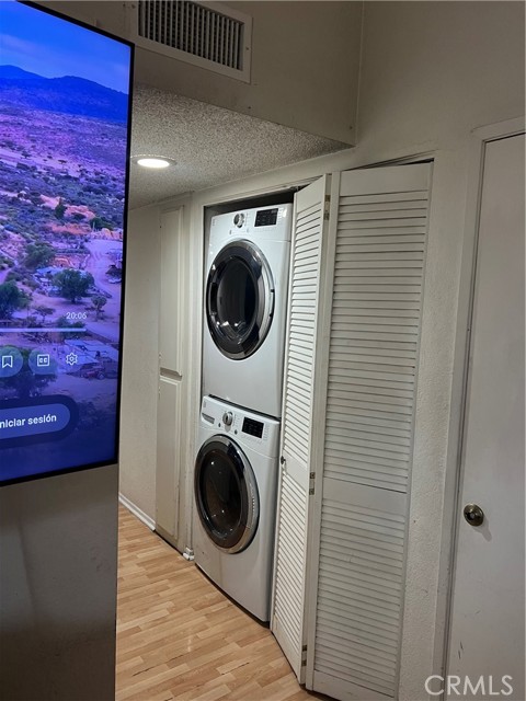 Detail Gallery Image 15 of 21 For 304 Park Shadow Ct, Baldwin Park,  CA 91706 - 2 Beds | 2 Baths