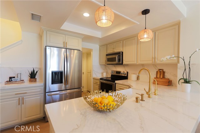 45 Corsica Drive, Newport Beach CA: https://media.crmls.org/medias/842064c0-6f6b-4d92-8fe1-fe634120785c.jpg