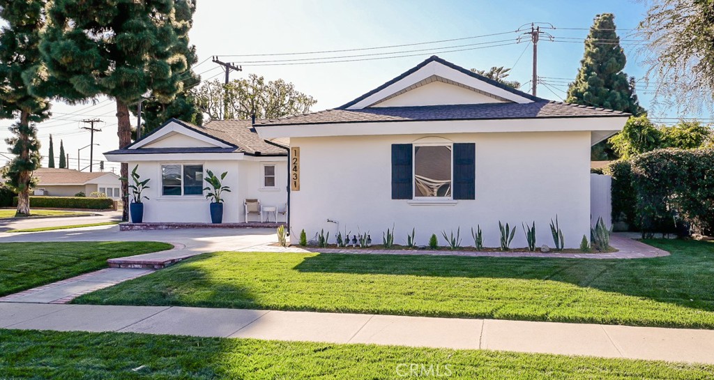 12431 Casper Street