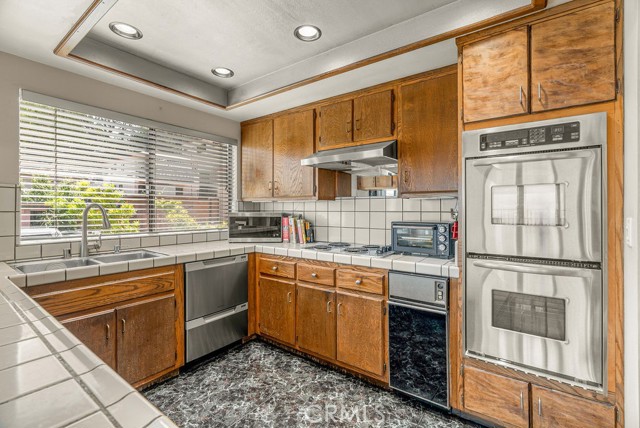711 W 33rd Street, San Pedro CA: https://media.crmls.org/medias/842214b1-c3fc-46f9-ad1c-c070e92c8b3c.jpg