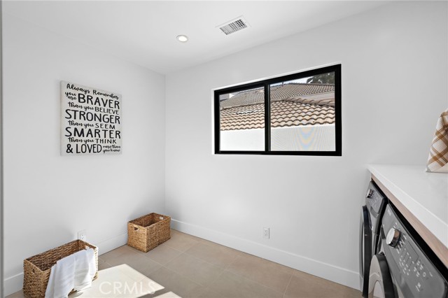 Detail Gallery Image 15 of 74 For 26141 via California, Dana Point,  CA 92624 - 5 Beds | 5/1 Baths
