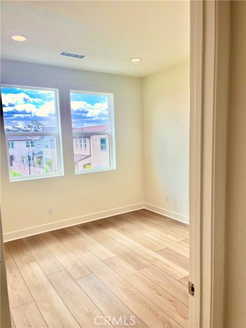 Detail Gallery Image 10 of 17 For 10895 Carlos St, Ventura,  CA 93004 - 3 Beds | 2/1 Baths