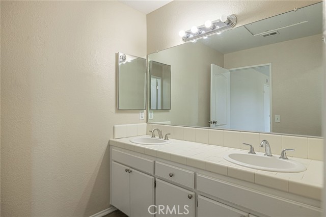 43602 Serenity Court, Lancaster CA: https://media.crmls.org/medias/84234d71-0c07-453e-b36b-09d259e38266.jpg