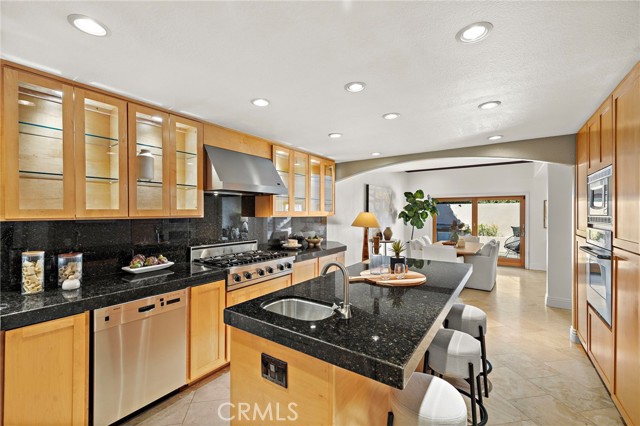 Detail Gallery Image 9 of 41 For 923 Balboa Avenue, Laguna Beach,  CA 92651 - 3 Beds | 2/1 Baths