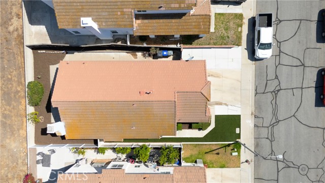 11979 Savona Dr, Fontana CA: https://media.crmls.org/medias/84238fd7-5e9c-4b53-9478-9a4f224135df.jpg