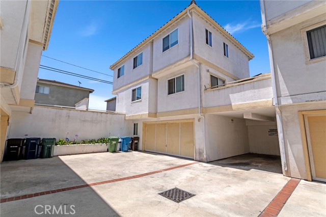Detail Gallery Image 1 of 13 For 3918 W 118th Pl #8,  Hawthorne,  CA 90250 - 3 Beds | 3 Baths