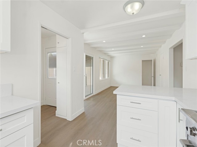 Detail Gallery Image 25 of 34 For 22222 Vanowen, Woodland Hills,  CA 91303 - 5 Beds | 2 Baths