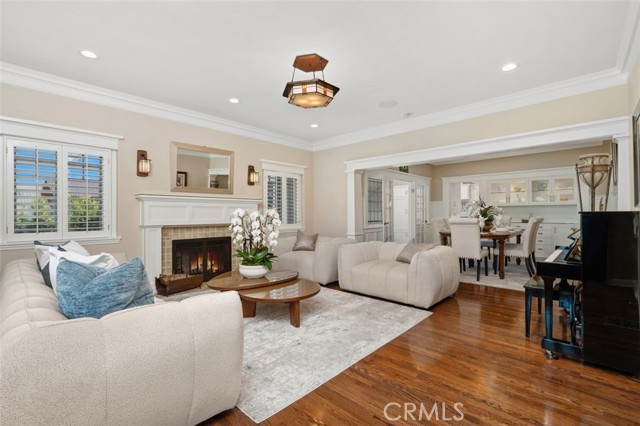 357 N Mayflower Avenue, Monrovia CA: https://media.crmls.org/medias/8423c432-3fe4-48e2-9c99-0bb2bc65b1b1.jpg