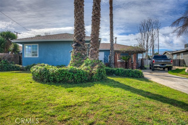 Detail Gallery Image 2 of 48 For 917 Stanford Ct, Bakersfield,  CA 93305 - 4 Beds | 2 Baths