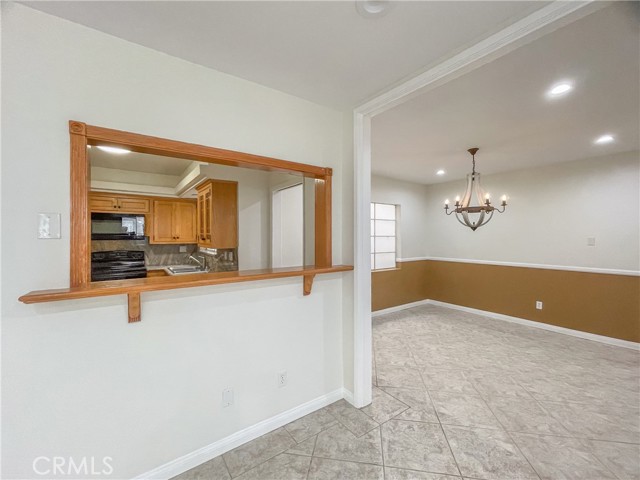 Detail Gallery Image 13 of 52 For 15248 Dickens St #105,  Sherman Oaks,  CA 91403 - 2 Beds | 2 Baths