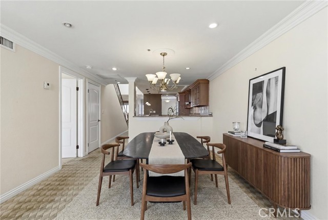 Formal dining area (Virtually staged) Formal dining area (Virtually staged)
