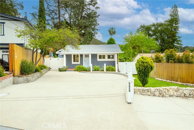 5624 Freeman Avenue, La Crescenta CA: https://media.crmls.org/medias/84249ae6-4358-45cc-b0ba-e203e0789a2c.jpg