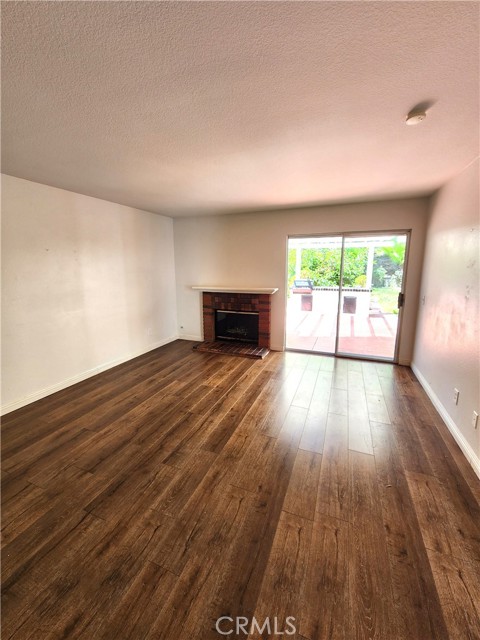 950 La Palma Circle, Corona CA: https://media.crmls.org/medias/8425b24c-5ba5-4378-ab45-db50a3f8b7f5.jpg
