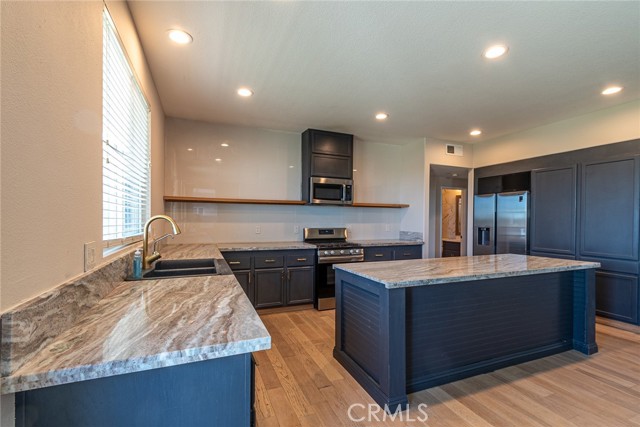 Detail Gallery Image 6 of 28 For 33108 Windward Way, Lake Elsinore,  CA 92530 - 4 Beds | 3 Baths