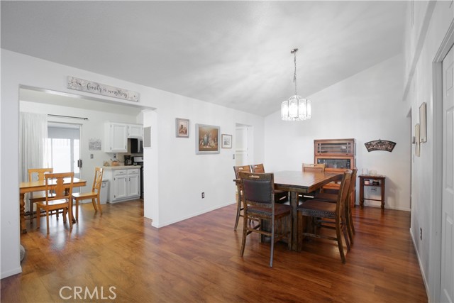 Detail Gallery Image 9 of 30 For 521 Bermuda Dr, Hemet,  CA 92543 - 2 Beds | 2 Baths