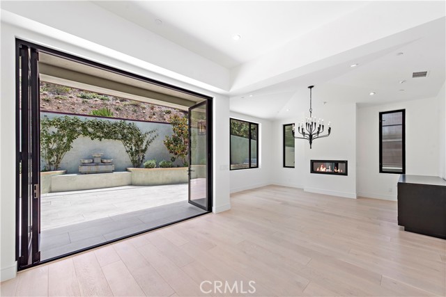 Detail Gallery Image 6 of 64 For 2340 Crestview Dr, Laguna Beach,  CA 92651 - 4 Beds | 5/1 Baths