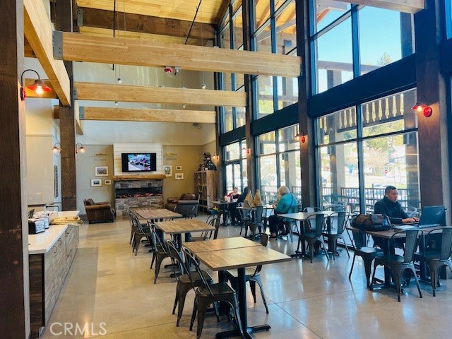 470 Dunant Drive, Crestline CA: https://media.crmls.org/medias/8428013f-1b56-4aa5-bd88-62c0f3e15773.jpg