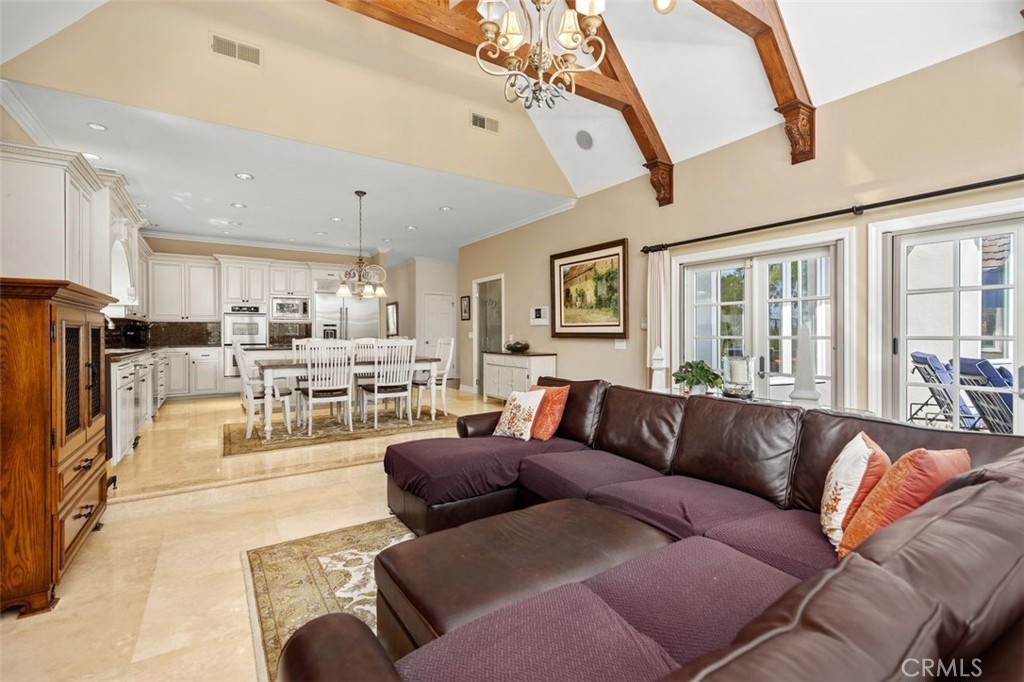 8428608b 4500 42ae 880d 21980fa04865