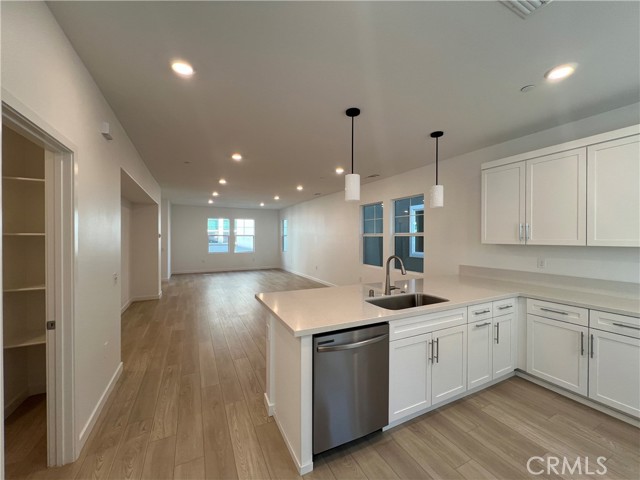 Detail Gallery Image 4 of 13 For 2544 Dorris St, El Monte,  CA 91733 - 4 Beds | 3/1 Baths