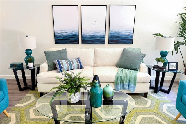 Detail Gallery Image 8 of 24 For 240 W Verdugo Ave #K,  Burbank,  CA 91502 - 2 Beds | 2 Baths