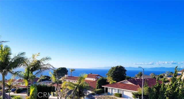 4 of 5 bedroom enjoy ocean views. Here, Bedroom 3 has ocean views from the South Bay to Malibu.