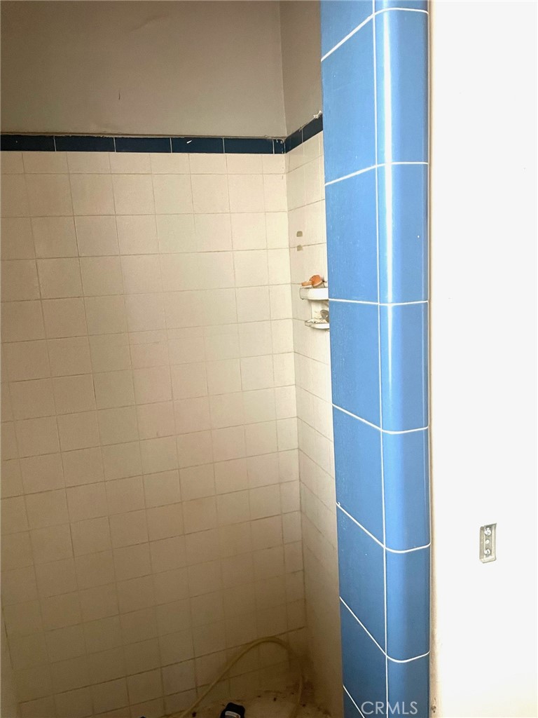 https://media.crmls.org/medias/842a8718-93ad-468b-9711-c72cc710e7db.jpg?preset=X-Large
