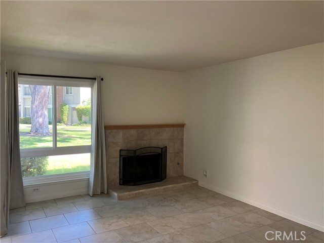 5135 Hampton Court, Westminster CA: https://media.crmls.org/medias/842addea-25af-483d-ade7-fc23e42189f8.jpg