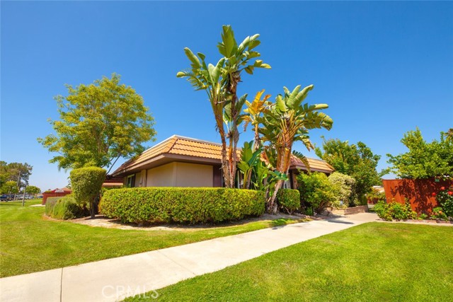23356 Via San Miguel, Aliso Viejo CA: https://media.crmls.org/medias/842b4f25-9670-437a-af96-1172f0a72f04.jpg