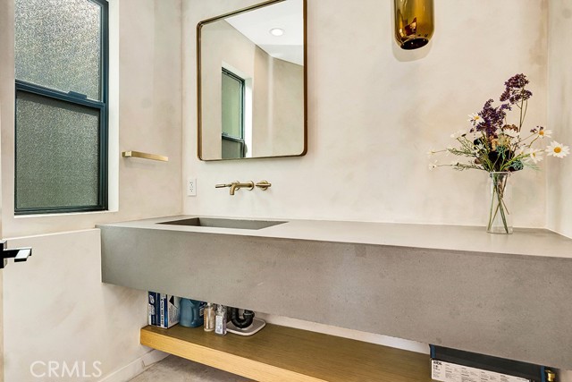 Detail Gallery Image 32 of 72 For 15641 High Knoll Rd, Encino,  CA 91436 - 5 Beds | 4/1 Baths