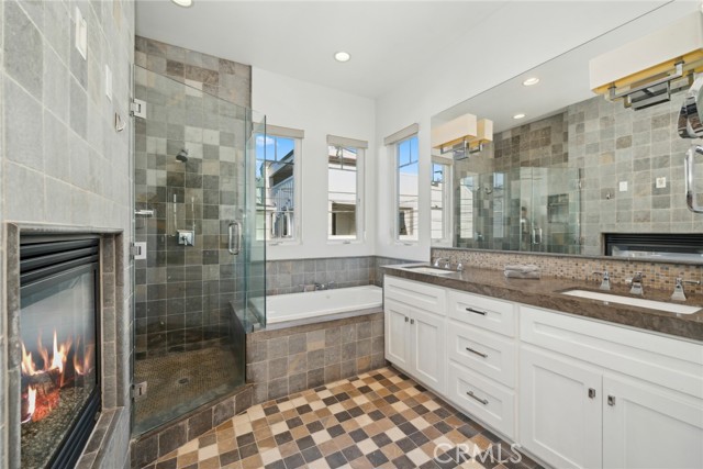 Detail Gallery Image 17 of 24 For 417 1/2 Poinsettia Ave, Corona Del Mar,  CA 92625 - 2 Beds | 2/1 Baths
