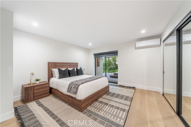 Detail Gallery Image 17 of 30 For 2369 Jupiter Dr, Los Angeles,  CA 90046 - 4 Beds | 4 Baths