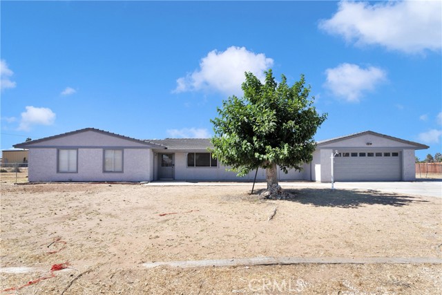 Detail Gallery Image 1 of 1 For 21045 Standing Rock Ave, Apple Valley,  CA 92307 - 4 Beds | 3 Baths