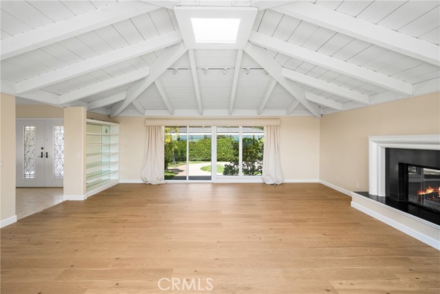 2815 Blue Water Drive, Corona del Mar CA: https://media.crmls.org/medias/842cee2e-5d6b-4f62-b4d4-bd461b083d38.jpg
