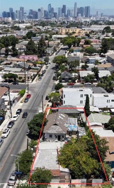 835 E 41st Street, Los Angeles CA: https://media.crmls.org/medias/842d11e6-b677-4e11-98d5-6944a0c8212d.jpg
