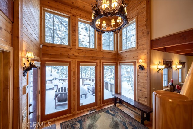 Detail Gallery Image 4 of 50 For 42028 Sky View, Big Bear Lake,  CA 92315 - 7 Beds | 5/1 Baths