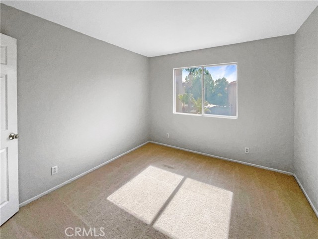 7411 Bull Run Place, Fontana CA: https://media.crmls.org/medias/842e1603-a265-44f6-afa4-54b0e50baded.jpg
