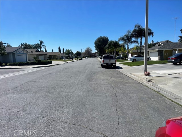 Detail Gallery Image 3 of 3 For 648 San Carlo, Colton,  CA 92324 - 3 Beds | 2/1 Baths