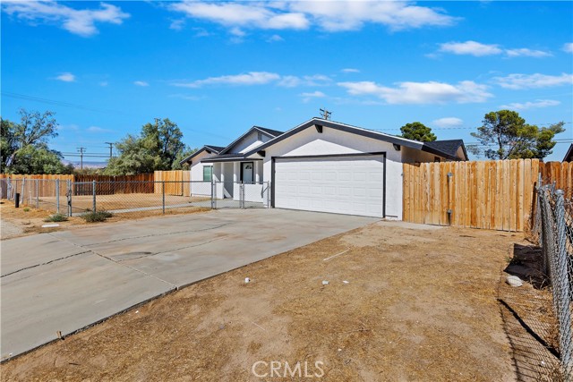 Detail Gallery Image 2 of 22 For 9013 California City Bld, California City,  CA 93505 - 4 Beds | 2 Baths