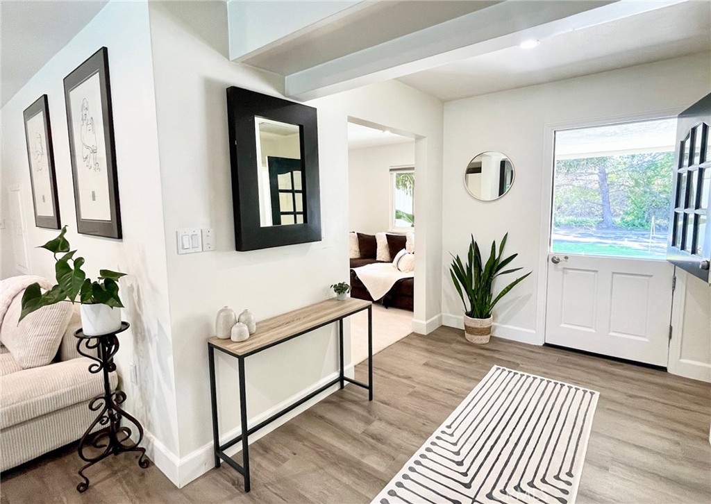 MLS #OC25138395 img 1