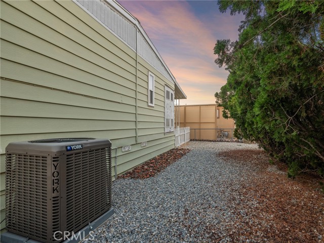 Detail Gallery Image 5 of 34 For 13393 Mariposa Rd #112,  Victorville,  CA 92395 - 2 Beds | 2 Baths