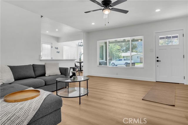 Detail Gallery Image 14 of 46 For 15030 Marcolesco, Lake Elsinore,  CA 92530 - 3 Beds | 3 Baths