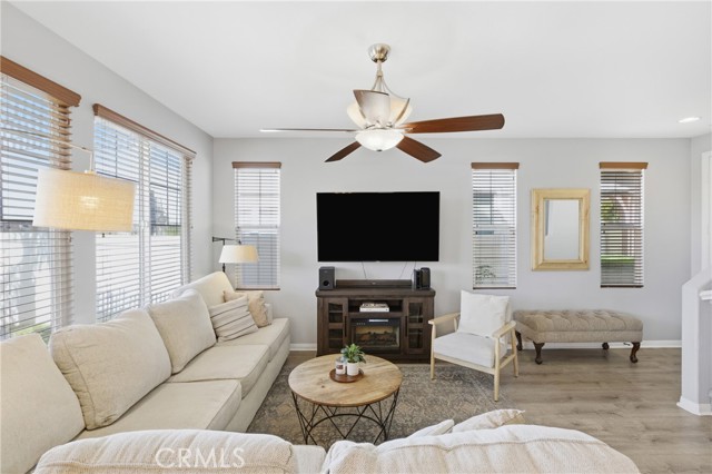 Detail Gallery Image 7 of 28 For 31752 Green Oak, Temecula,  CA 92592 - 3 Beds | 2/1 Baths