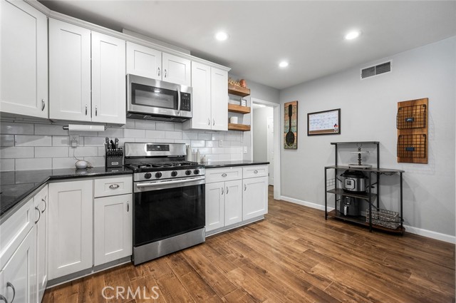 Detail Gallery Image 13 of 49 For 8506 Conway Dr, Riverside,  CA 92504 - 3 Beds | 1/1 Baths