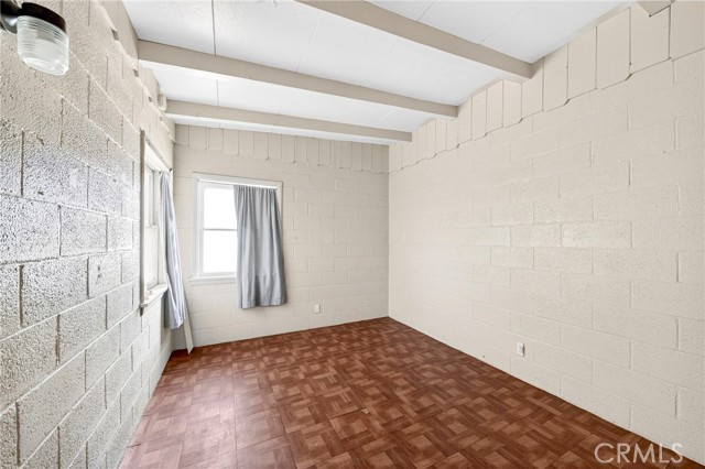 11389 Lee Ave., Adelanto CA: https://media.crmls.org/medias/84320caf-364d-44fb-8a00-4db746e93cd2.jpg