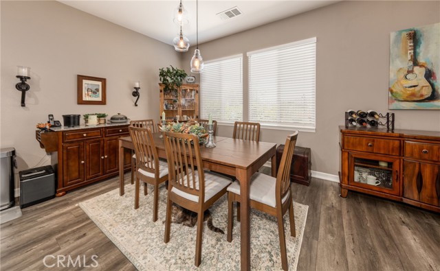 34664 Bella Vista Drive, Yucaipa CA: https://media.crmls.org/medias/84321011-744c-44d1-a2fa-f19efe6797c9.jpg