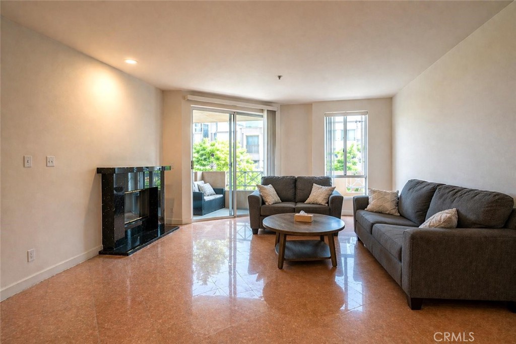 333 Westminster Avenue #304