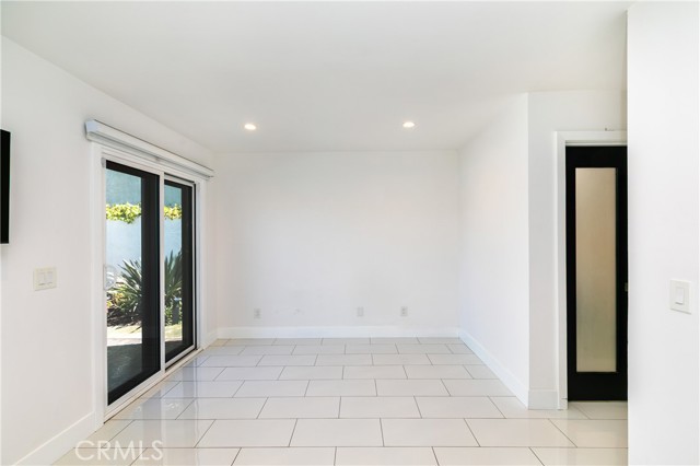 4651 Los Patos Avenue, Huntington Beach CA: https://media.crmls.org/medias/84325cb9-9eec-4eb6-8543-ebdfc0d80157.jpg