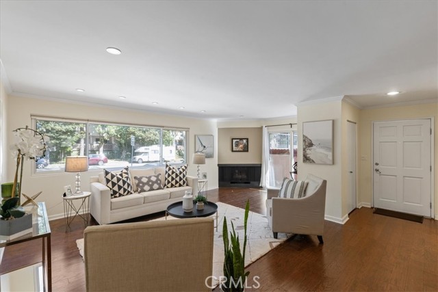 15216 Magnolia Boulevard, 1 photo 2