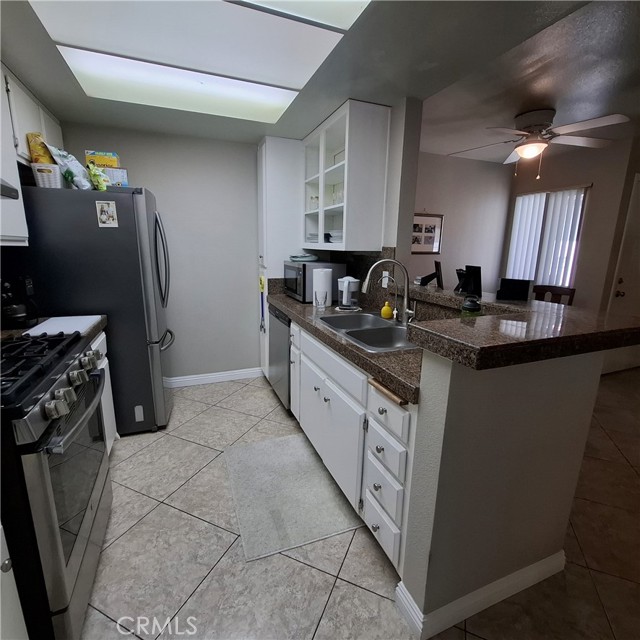 16377 Lakeshore Drive, Lake Elsinore CA: https://media.crmls.org/medias/843373bc-2b5c-4871-ae02-97ff2ef3e0b2.jpg